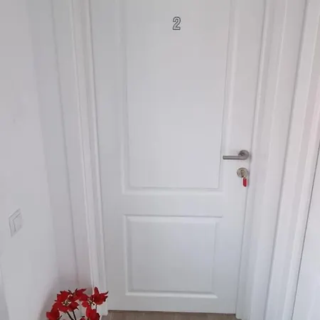 Rr House Apartment Risnov